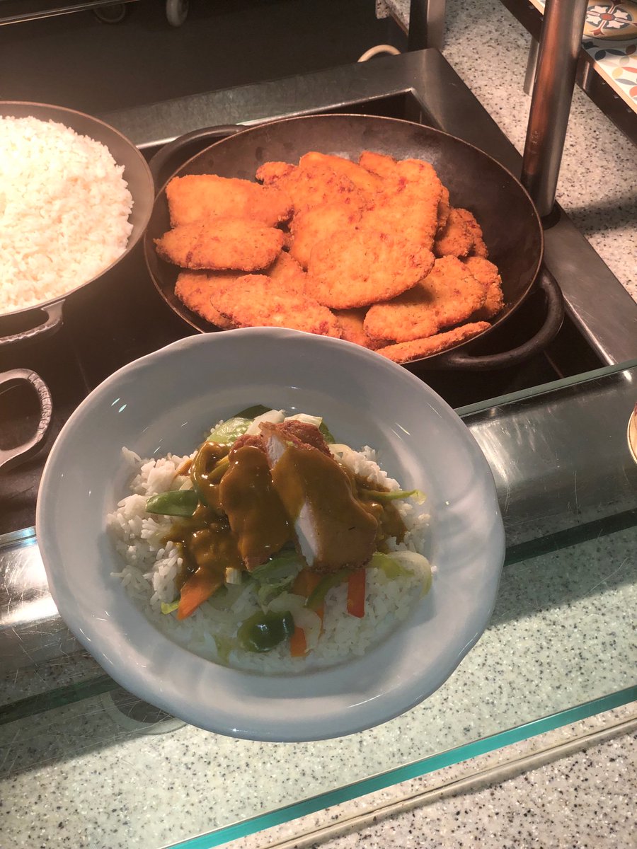 LStoreys's tweet image. Japanese katsu chicken curry @ craigforth today #westisbest #oneteam #stirling #japaneseboy # foodies #chefslife #welovethisbusiness @lynnywinny_lynn @georgegunn2303