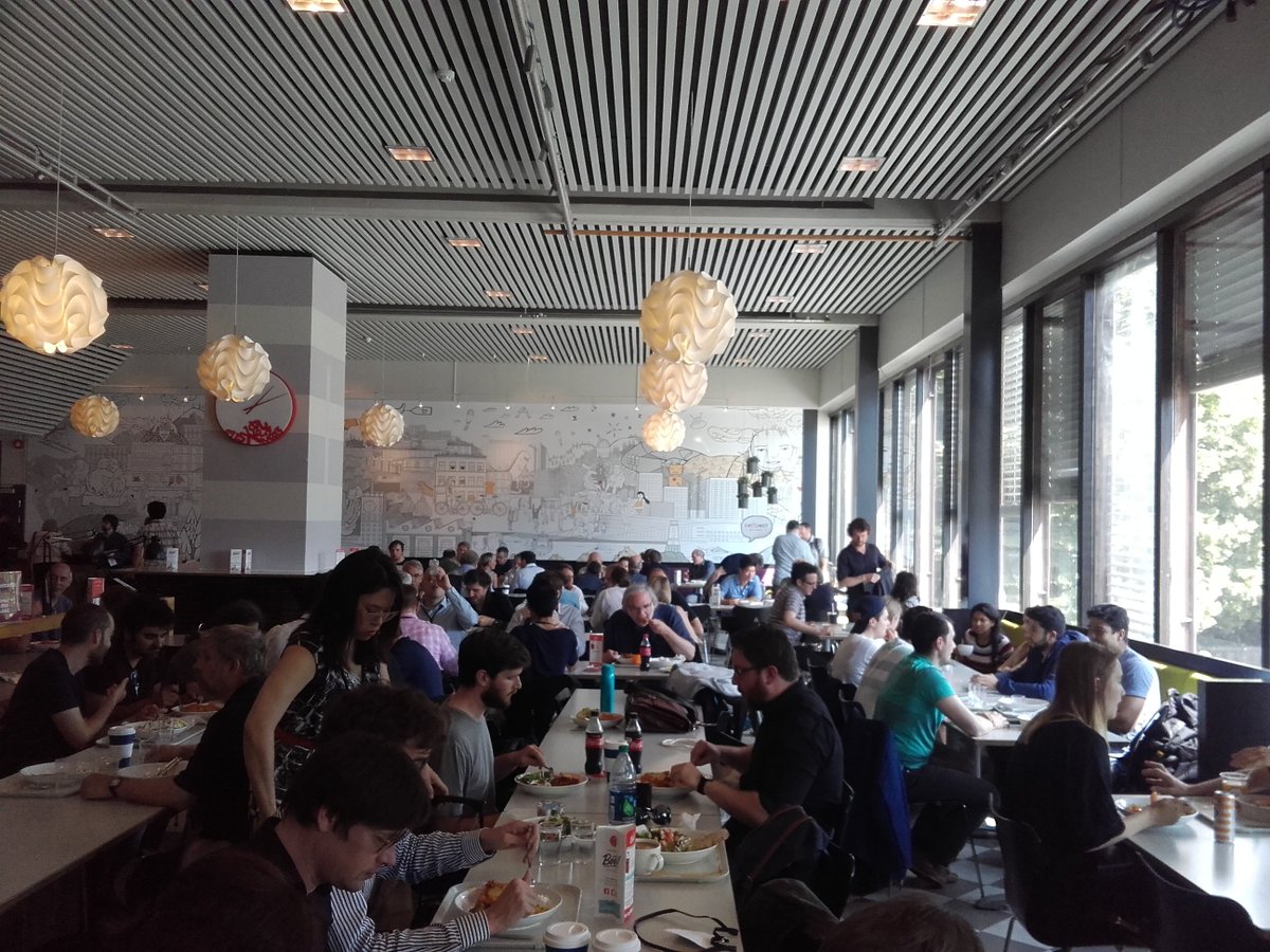 Nice to see the University restaurant full of ISH participants enjoying lunch and talking, talking, talking... #ISHPSSB19