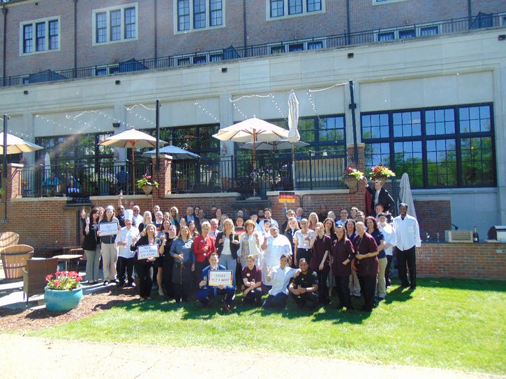 frankrewoldsons's tweet photo. Congratulations to our good friends and neighbors at the @RoyalParkHotelM for receiving the Global Experience Creator Award 🥇

Visit our Facebook for the full article on the @rochesterpatch 📰 .

#BeFrank #BeRoyal #ExperienceCreator https://t.co/LT4qa4uh62