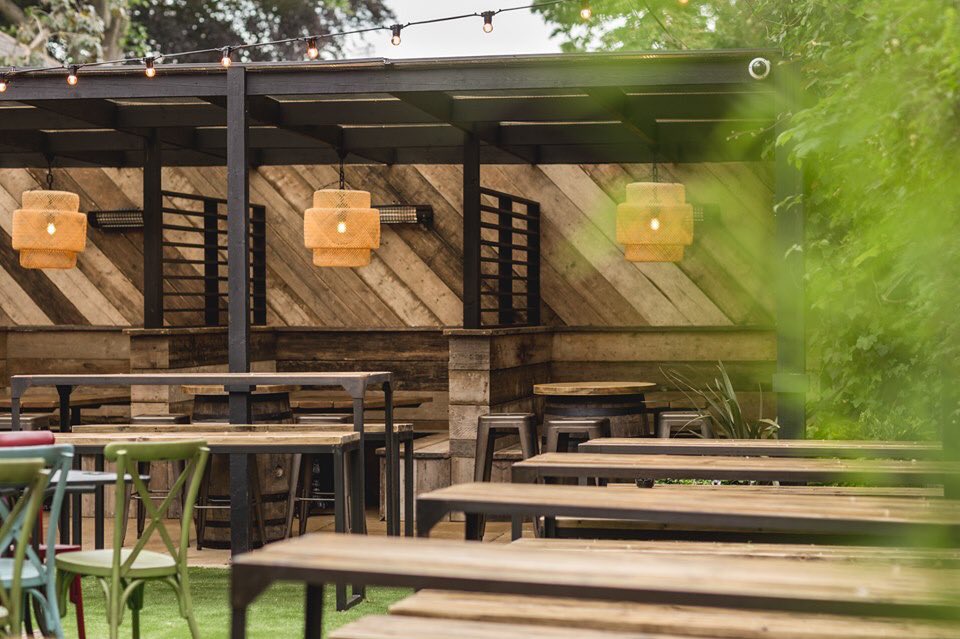PembrookDesign's tweet image. Looks like Summer is finally here! We do love a good beer garden/outside eating area! Check out some of the ones we've been involved with over the years...!! #summervibes #topbeergardens #bestbeergardens #roofterrace
#interiordesign #exteriordesign #projectmanagement