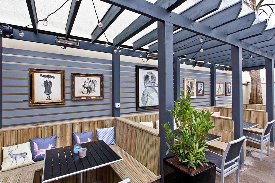 PembrookDesign's tweet image. Looks like Summer is finally here! We do love a good beer garden/outside eating area! Check out some of the ones we've been involved with over the years...!! #summervibes #topbeergardens #bestbeergardens #roofterrace
#interiordesign #exteriordesign #projectmanagement