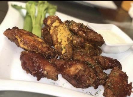 ZGTracksideSS's tweet photo. WING NIGHT

Join us at Trackside for Wing Night. Get six jumbo wings for $6. Multiple flavors like our homemade Trackside and Hot Lap Sauce. https://t.co/Dql2fnxz8W