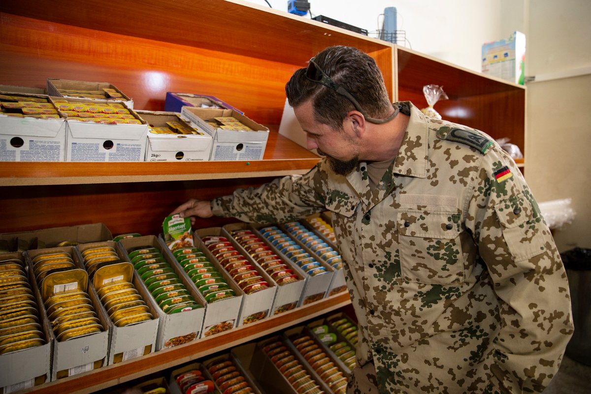 bundeswehrInfo's tweet image. #ResoluteSupport - Mit dem Admin-Feldwebel Rene unterwegs im Camp Pamir. Mehr seht ihr im Fotoalbum auf Facebook: bit.ly/Fb_Kunduz @NATO @ResoluteSupport #embeddedcommunity #mission