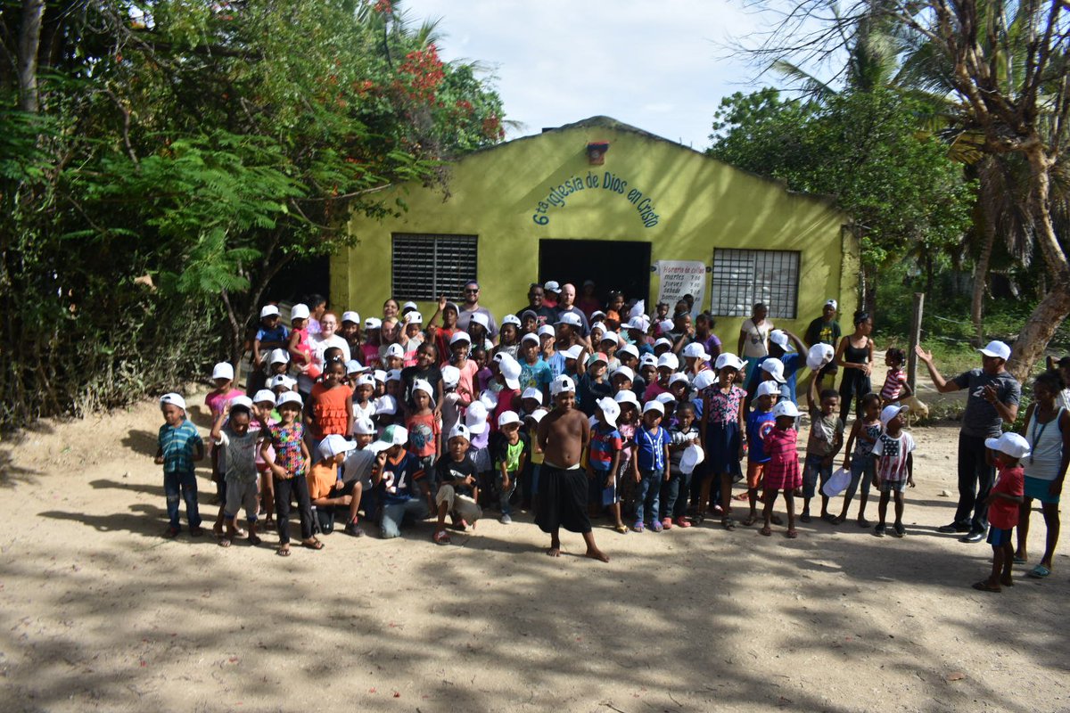 FeeFeeBC's tweet photo. God is doing great things here in the DR! Pray for us today as we have our last day of VBS with our church and get to do an extra VBS at an orphanage! 🇩🇴 #DR19 #prayforDR https://t.co/RIWvhMwofi
