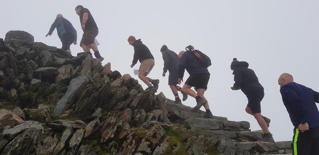 LowestoftSouth's tweet photo. The final few steps have been climbed and #BlueWatch are now at the top of #Snowdon!! ⛰🏴󠁧󠁢󠁷󠁬󠁳󠁿👍

Now for the walk down to complete the #3PeaksChallenge 

Please visit Jaymen's Just Giving page here:
https://t.co/nqyJkXIiV3
@SuffolkFire https://t.co/G0IDmPxDIG