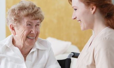 Twaalf gemeenten gaan binnen het programma ‘In voor mantelzorg’ aan de slag om de ondersteuning van en samenwerking met #mantelzorgers te verbeteren. Doel is dat mantelzorgers het zorgen beter kunnen volhouden. #LangerThuis #wijzorgensamen 👉 waardigouderworden.nl/nieuws/twaalf-…