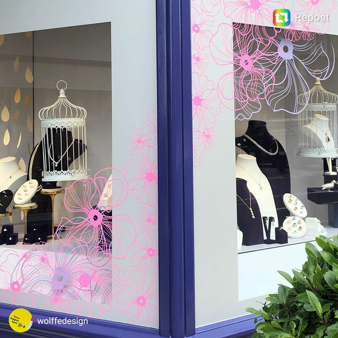 I loved working with @WolffeDesign to create these purple card laser cut floral #windowdisplays for @hamiltoninches's shop on #GeorgeStreet, Edinburgh 💜