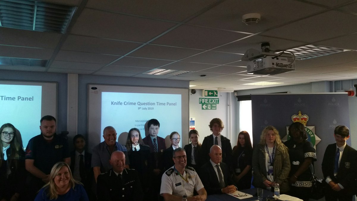 MerPolKnowsley's tweet photo. Humbling to attend Knife Crime Panel event with @PrescotSchool pupils. Honesty from the panel of @EITC @MerseyPolice @MerseyFire and Parents of Sam Cook. #OpTarget #whatisthesolution https://t.co/aMyCCAwEjl