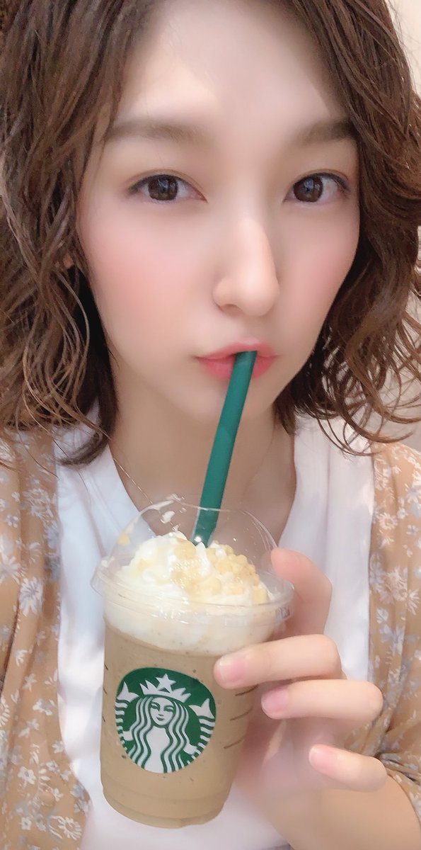 ট ইট র 石川利恵 みそしる 今日の収録でメイクさんにオシャレヘアしてもらったから インスタスタバ女子かましてきた 完全武装 これがわいのフルビルドや スタバ インスタ映え