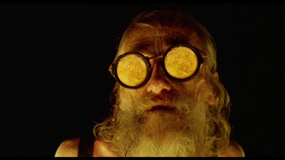 MattedScreen's tweet image. Watched #Waterworld for the 4th time this year with @UniversalPics's #4KUHD release! It may top @ArrowFilmsVideo's A/V presentation but it doesn't match the bonus features package. Not by a long shot. My @highdefdigest Review: ultrahd.highdefdigest.com/72775/waterwor…