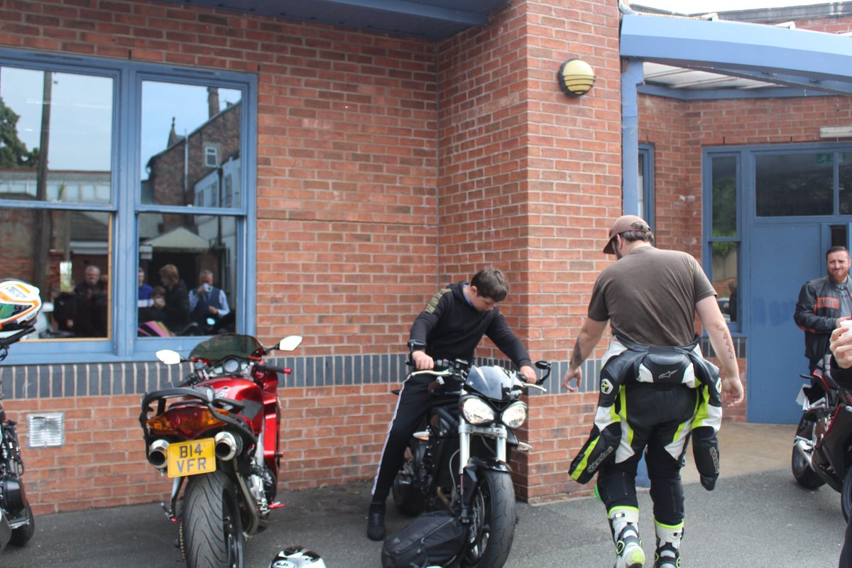 Chaigeley School tweet media