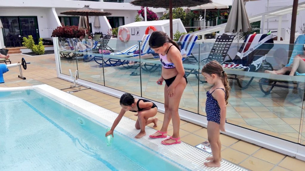 VeroniqueLFrey's tweet photo. What easy is to get #Water at #ClubadelCarmen , such limited resourse where in other places people need to walk miles 😓 #DiamondAquanauts creating awareness @wearewater @diamondresorts @DiamondCareers @Green_Hotelier  #DiamondResorts https://t.co/vXD39zf85m