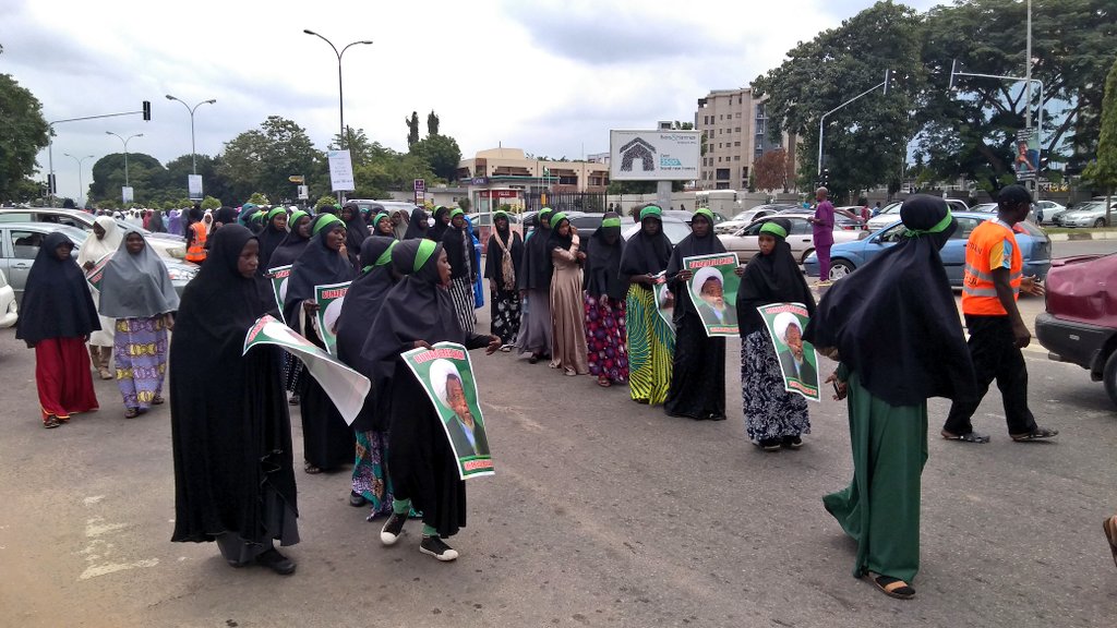 SZakzakyOffice's tweet photo. Live:

Massive #FreeZakzaky protest started from Maitama District of FCT, Abuja. https://t.co/8H91PvpNmk