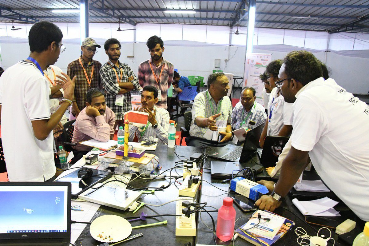 IicVel's tweet photo. Day-2 First Round of Evaluation in #Smart_India_Hackathon at
@VT_Univ #SIH2019 #SIH2019HardwareEdition #SIH2019GrandFinale @SIH2019 @innovation
@HRDMinistry @Persistentsys @AICTE_INDIA
@mhrd_innovation @i4CIndia @abhayjere @adsahasrabudhe https://t.co/lkTeVmPEaw
