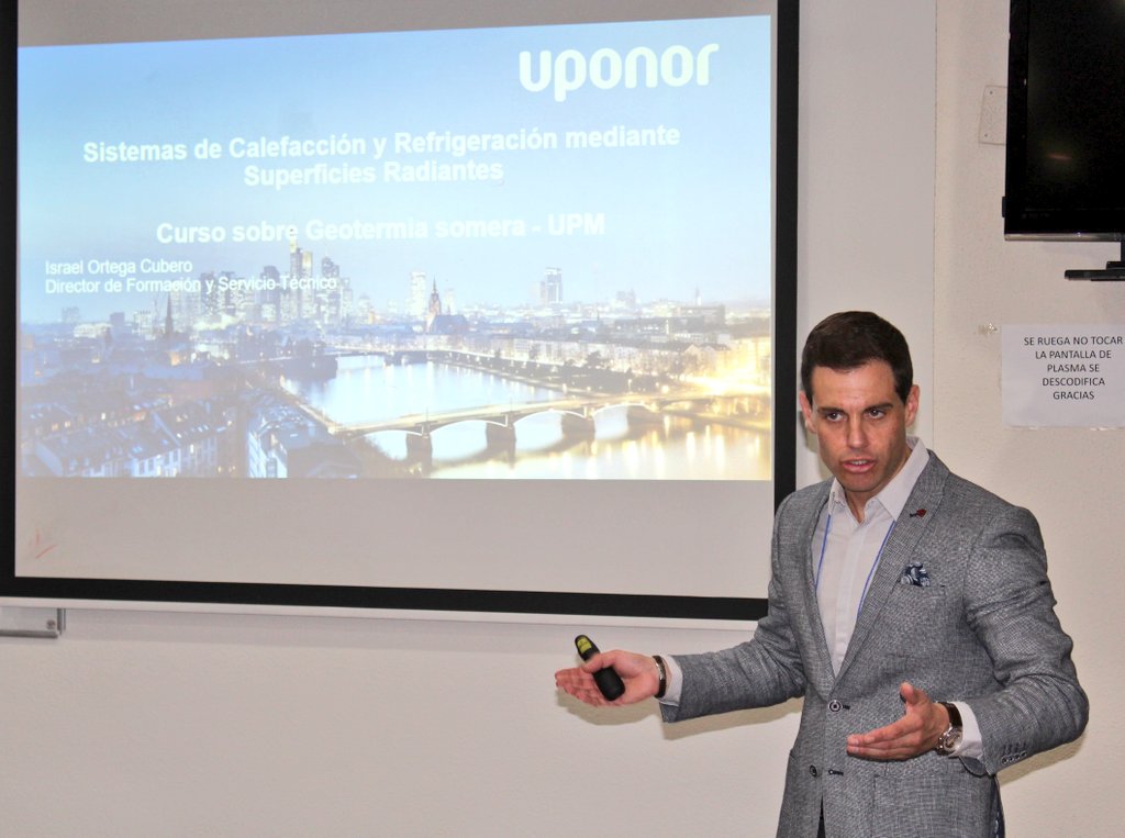 GeotermiaA's tweet photo. 🔸Soluciones de calefacción y refrigeración mediante superficies radiantes
Israel Ortega @Uponor_ES
#Curso #Geotermia Aplicada
@FGP_ETSIME ⚒️🌱🎓
#conforttermico
#energiasrenovables #eficiencia
📌 @EneresEs @Info_ecoforest @Uponor_ES #EDASU #IPMA @minasenergiaupm @La_UPM
#ODS https://t.co/KWkBqL71kI