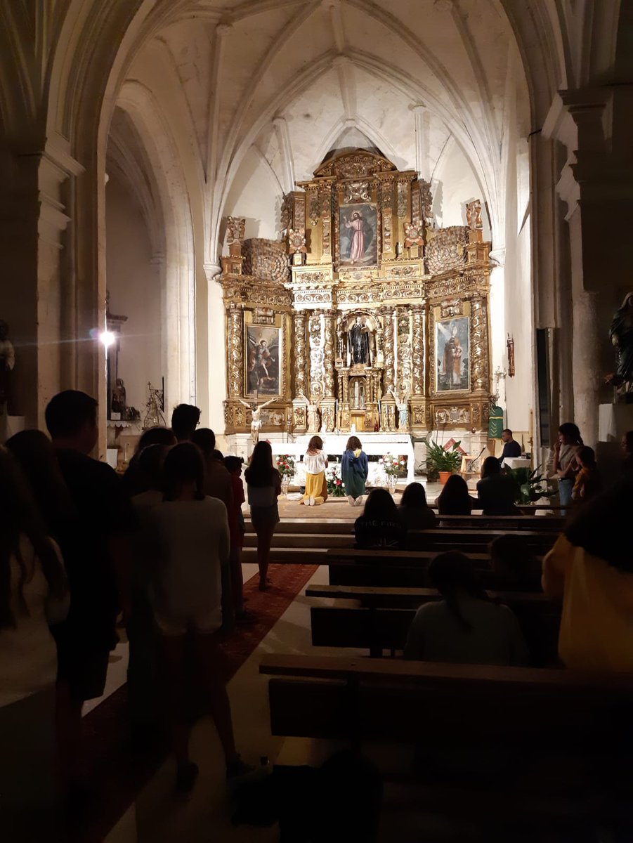 edith_stbc's tweet photo. Pero lo que más nos gusta en #StbcFuentesauco2019 es acercarnos al Señor, cerca, cerca... 🎶 y que pase mucho tiempo y que nadie diga nada porque estoy viendo al Maestro cara a cara 🎶
#amigosdeverdad #StbcUnidosEnTi  #StbcJovenes https://t.co/flhHaGUkCG