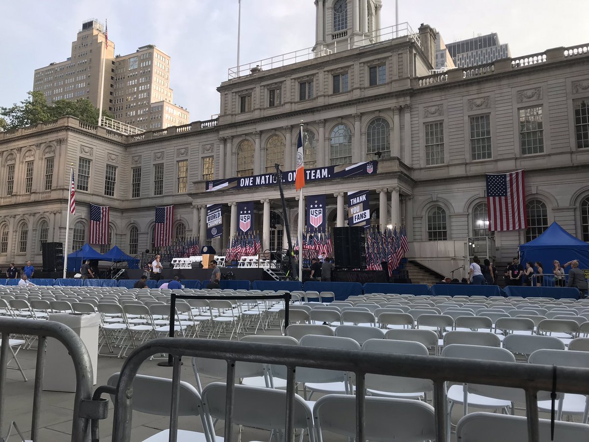 MarcErnay's tweet photo. the calm before the storm as @winsjuliet and i rev things up on #1010wins
#uswnt
#worldcup
#wwc2019
#4thstar
#ibelievethatwewillwin
#tickertapeparade
#canyonofheroes
#nyc
#cityhall https://t.co/LGMvq3VqQK