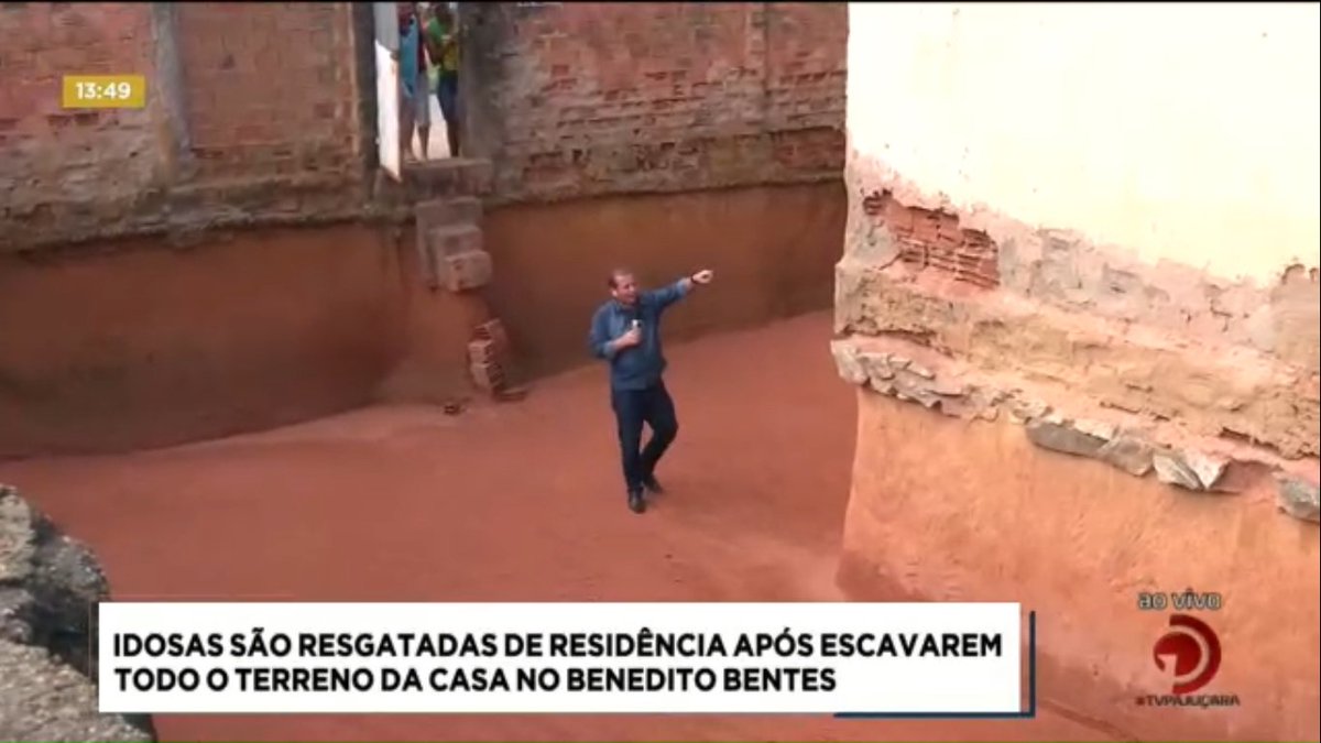 Idosas são resgatadas de residência após escavarem todo o terreno da casa no Benedito Bentes por mais de 8 anos. Veja a matéria completa 👇  bit.ly/2JN5Hyr #FiqueAlerta