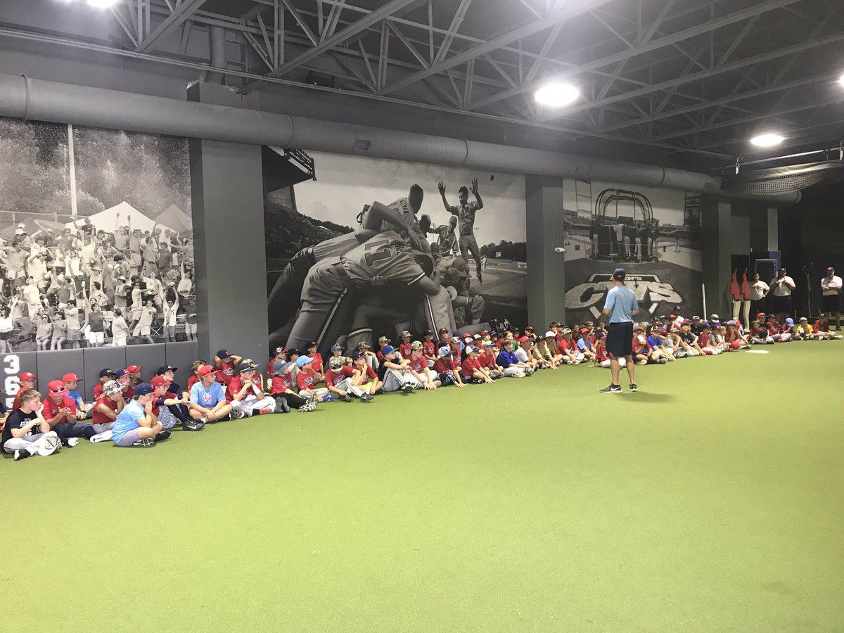 CoachMac_23's tweet photo. Yesterday’s “Skill of the Day”: Throwing &amp; Receiving. (@ccleary05 👇🏼addressing our A/AA in the Baseball Performance Center’s Pitching Indoor) TODAY’S “SOTD”: Base Running &amp; Sliding. #RebsBSB #HottyToddy https://t.co/mvp0mx3Bv1