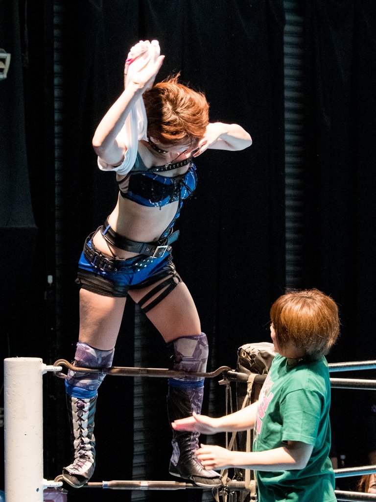 shore_1959's tweet image. 2019.6.27 #ACT41 #アクトレスガールズ 新木場大会
クロージング
二人にどんな会話が有ったのでしょうか

#本間多恵 選手
#安納サオリ  選手
#AWG 
#AWGbeginning
#ACT19062799-09