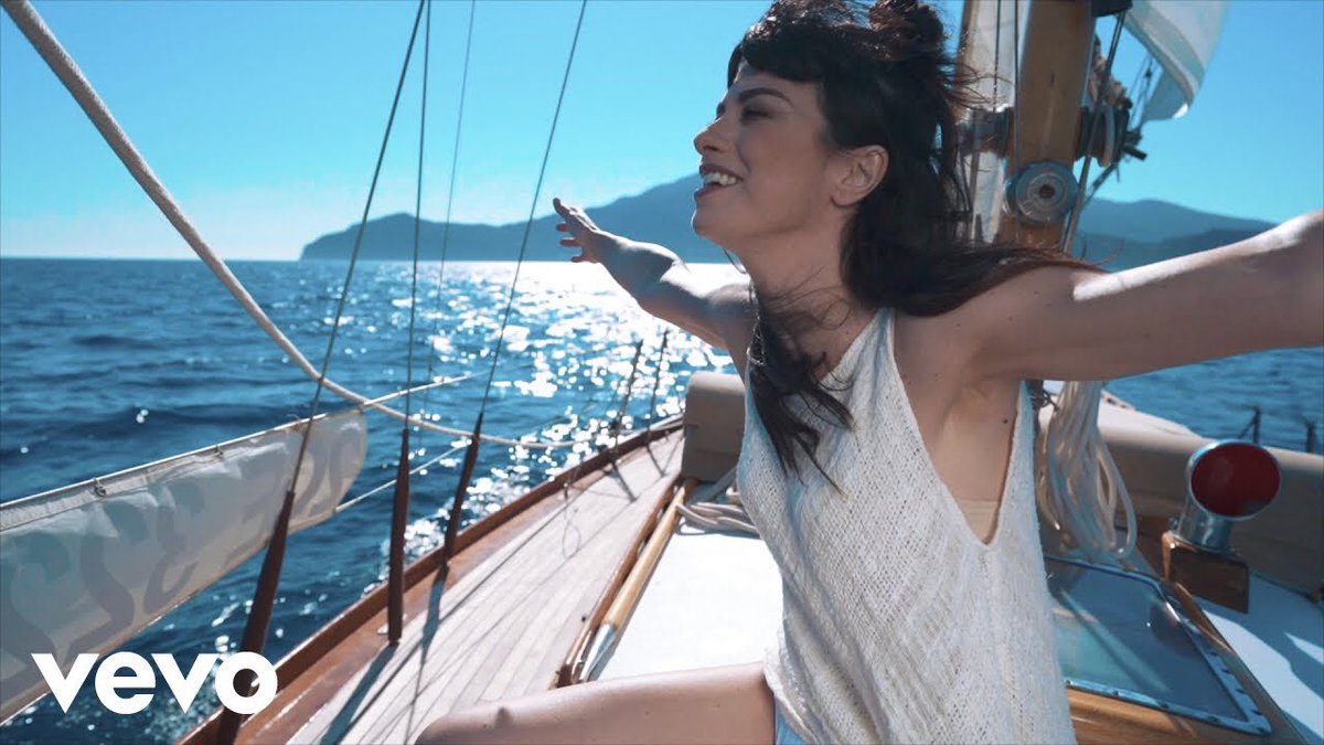 NoirFansClub's tweet photo. #AMAREMARE È FUORI ANCHE SU #YOUTUBE!!! 🌊

Link ➡️ https://t.co/a9dQN7b7FP

“Record dei mi piace” e condivisioni! 👍🏻😉

#Dolcenera #Videoclip #NoirFansClub #NoirFansClubJunior #Noir #Musica @ManuDolcenera https://t.co/0N5CtU7mKf