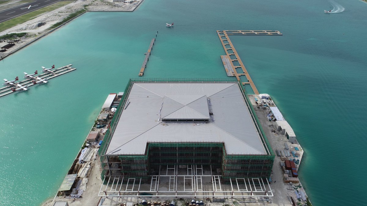MACLmedia's tweet photo. New Seaplane Terminal updates @VelanaAirport
-Total building structure completed.
-Installation of facades in progress and escalators installed.
-Air conditioning, electrical and plumbing works underway.
-Two seaplane floating docks installed.
#VIAdevelopment https://t.co/idT4N9PKDf