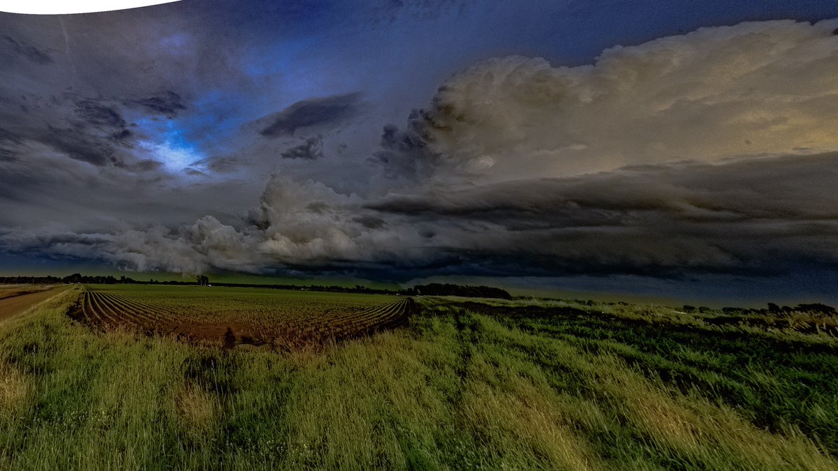 troycolbert123's tweet photo. NWI storms Hebron Wheatfield and Beverly Shores https://t.co/P7QCOr9t9w