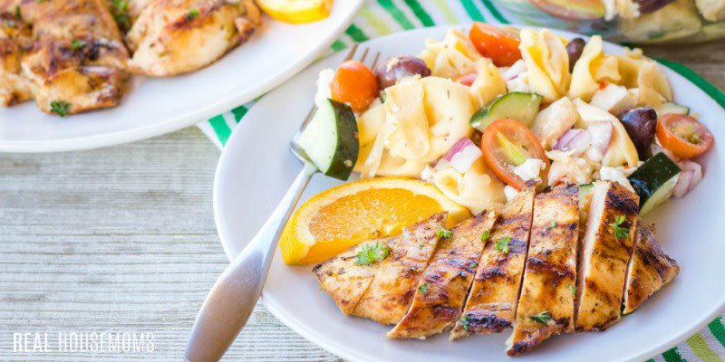 RealHousemoms's tweet photo. If you can't wait to start indulging in your favorite summertime flavors, this Citrus Chicken Breast Marinade was made for your backyard barbeque! #ad #DissolveHeartburn #griling #chicken #cookout https://t.co/VAzAUflTME https://t.co/CHXTDtMLT8