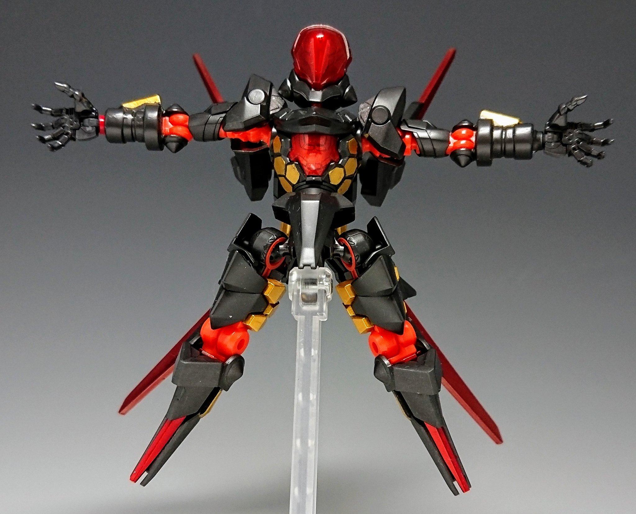 Rimixam リミザム ワタグラサイバーはいいゾ ダンボール戦機 Lbx ディ エゼルディ 3 3 ビットフル装備仕様 ディエゼルディのポージング付けてて思ったけど ストライダーフレームってポージングしやすいなぁ 我が家のパンドラ三姉妹も早く塗装し