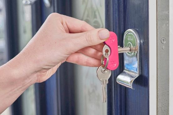 ILCDevon's tweet photo. #gadgetoftheweek ! Do you have difficulty locking and unlocking your door due to reduced dexterity, strength and pain? The @the_keywing could be your solution. #keywing #livewithease #independentliving #wearedevon #occupationaltherapy https://t.co/kccmgkLSRM