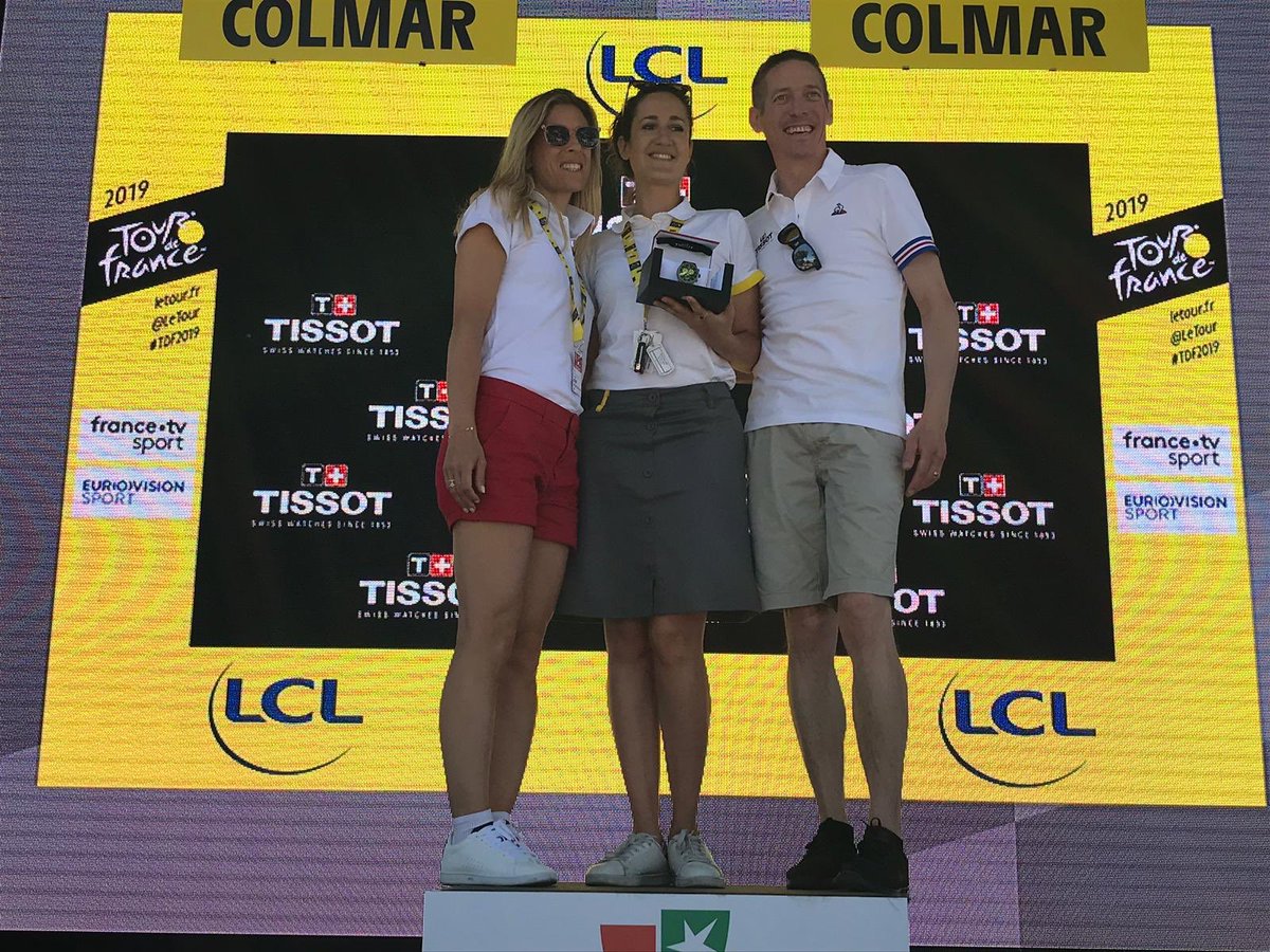 LeonorSiney's tweet photo. Belle récompense pour Marion, la gagnante du job de rêve organisé par ⁦@AdeccoFrance⁩ et qui lui a permis de passer une semaine sur ⁦⁦@LeTour⁩. Merci à ⁦@Tissot_Timing⁩ pour ce beau cadeau #TDF19 #Tissot #adecco https://t.co/C6kUzcqPNh