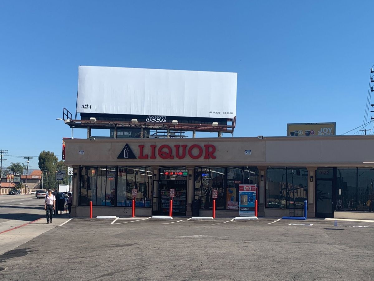 A24's tweet photo. A big screen experience. #a24PublicAccess starts 7/20 with Lady Bird in Downtown Sac. https://t.co/jW8m8aZrqu