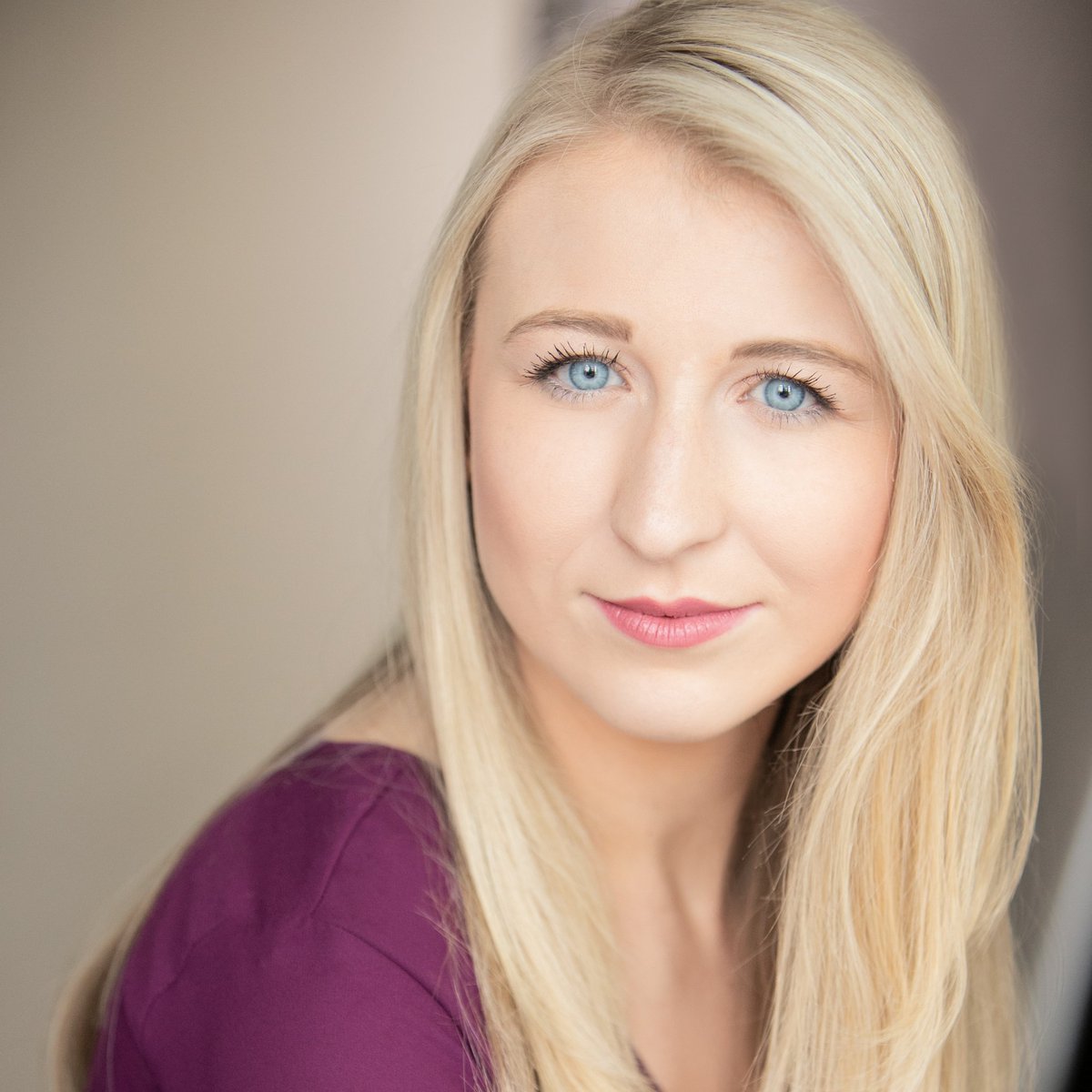 isabel_gamble's tweet photo. 📸 @TheHeadshotBox Thank you Paul for a great session! I am so pleased with the selection of new mug shots 😁 #headshots #actress #musicaltheatre #performer https://t.co/AmPbXQw1tY
