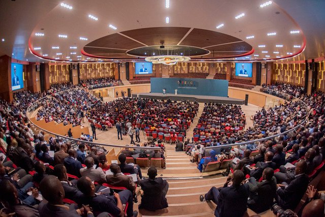 KarongoPhionah's tweet photo. “Whether you are leaders in the public sector or other sectors, we need to examine why we always fall short of achieving the objectives we have set for ourselves,” #Kagame
#PDLRwanda
#Kigali
https://t.co/akUr06hTqn https://t.co/Vcg5CTTw10
