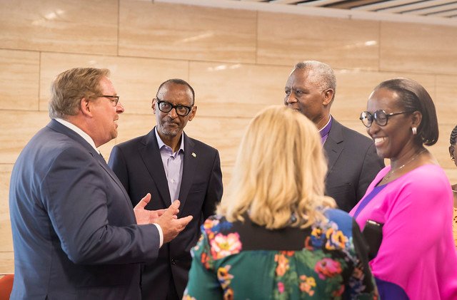 KarongoPhionah's tweet photo. “Whether you are leaders in the public sector or other sectors, we need to examine why we always fall short of achieving the objectives we have set for ourselves,” #Kagame
#PDLRwanda
#Kigali
https://t.co/akUr06hTqn https://t.co/Vcg5CTTw10
