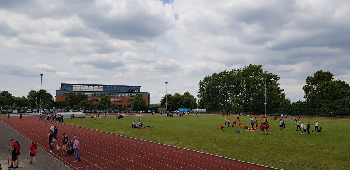 It's a lovely day for @SebertWood Y5&amp;6 Sports Day! Thanks to <a href="/KingEdVIsport/">King Edward VI Sport</a> for the leaders!