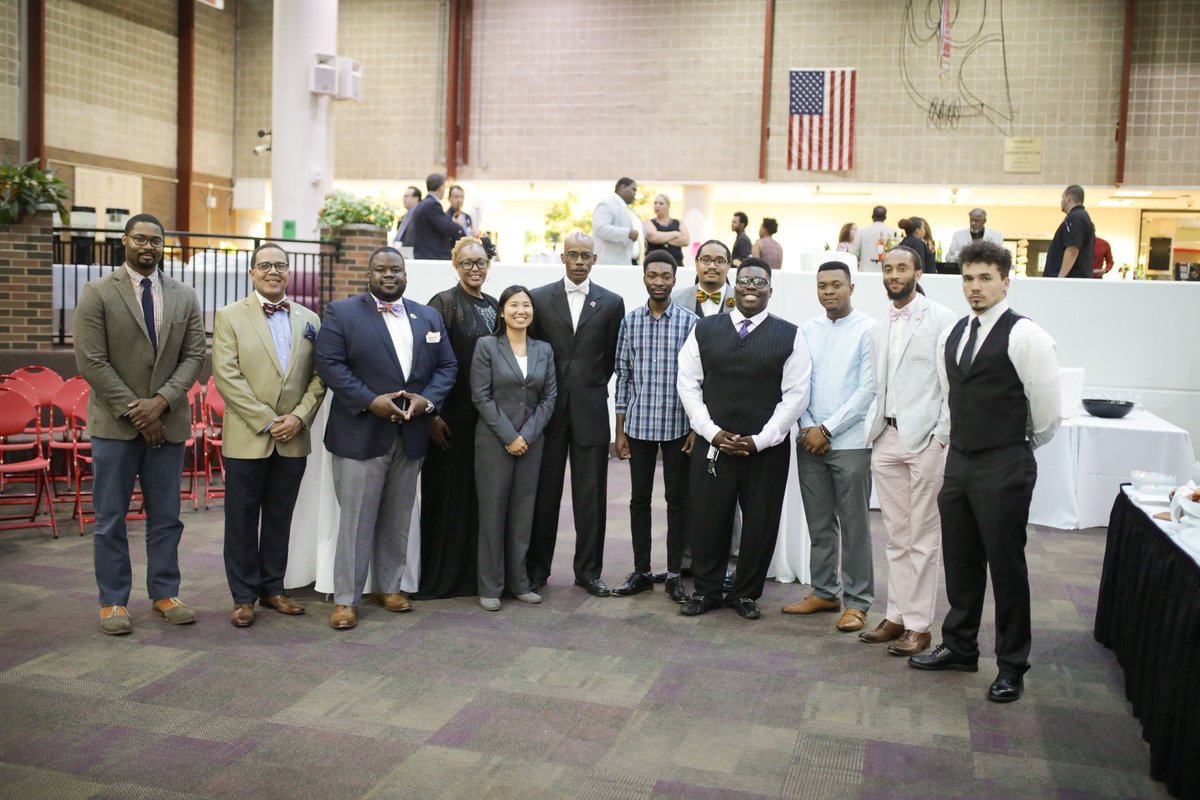 UCCFoundation's tweet photo. Our Close the Gap event is a week away! There is still time to purchase your ticket to this worthwhile event, which will take place at @Galloping_Hill from 6-9 PM. Come out on 7/17 to help raise funds to increase the graduation rates of our African American students at @UCCweb! https://t.co/OdTrMvKUby