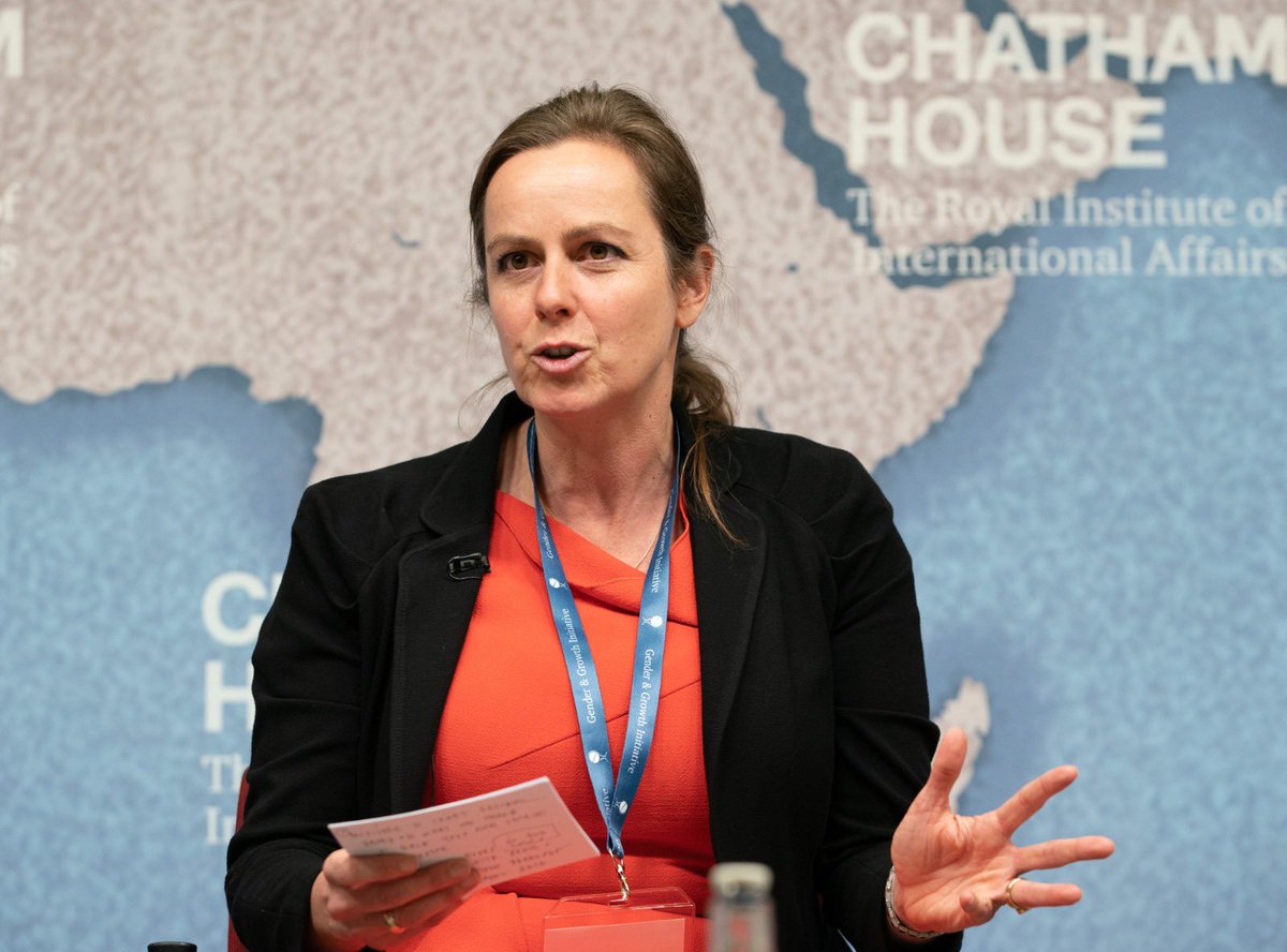 .<a href="/CH_EconFin/">Chatham House GEF</a> Breakout Session 2 recap "Shaping the new world of work" #CHShapingTheFuture “We’re being sold flexibility without true flexible working arrangements. This needs to change. Let’s use #tech we have &amp; the time we can commit to the best of our ability.” <a href="/SandiRhysJones/">Sandi Rhys Jones🕷3.5% #RejoinEU</a>