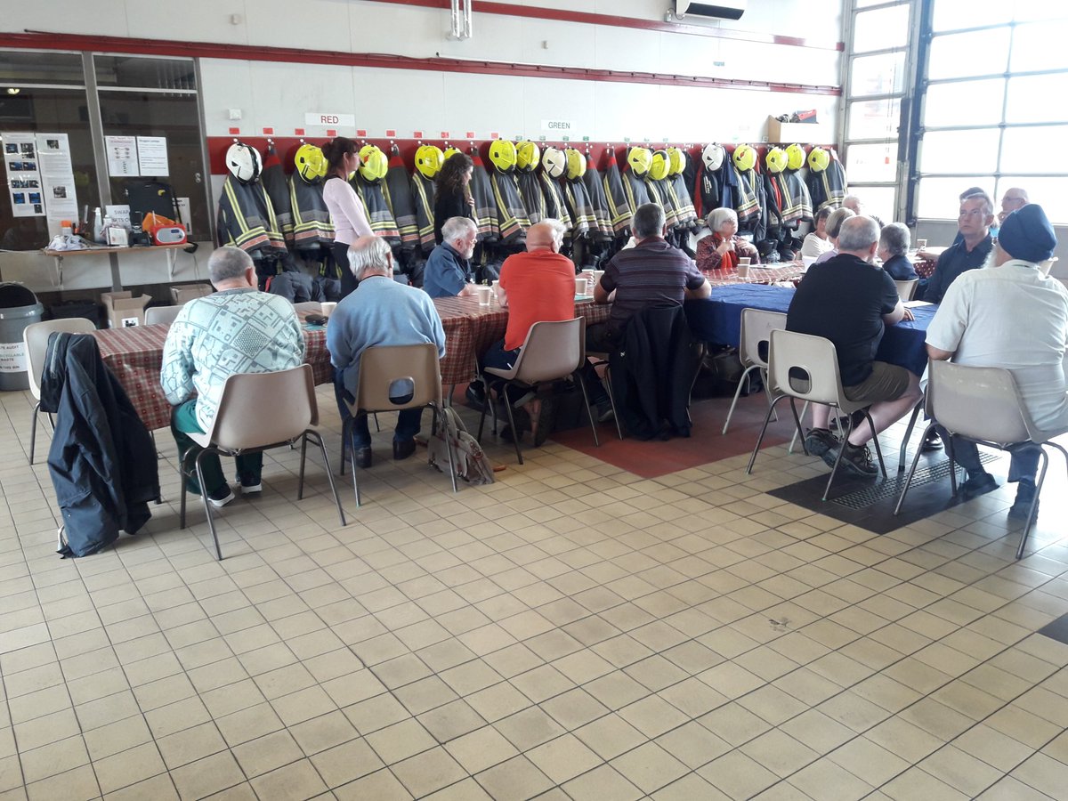 CraigCooperNFRS's tweet image. An absolute pleasure having @GedlingBC #SpringProject @arnoldfirestn today. #WhiteWatch &amp;amp; myself enjoyed getting to know the attendees, followed by a talk on how @nottsfire #CreateSaferCommunities @PulpFrictionCIC brilliant job catering for the event #collaboration @cemmott1981