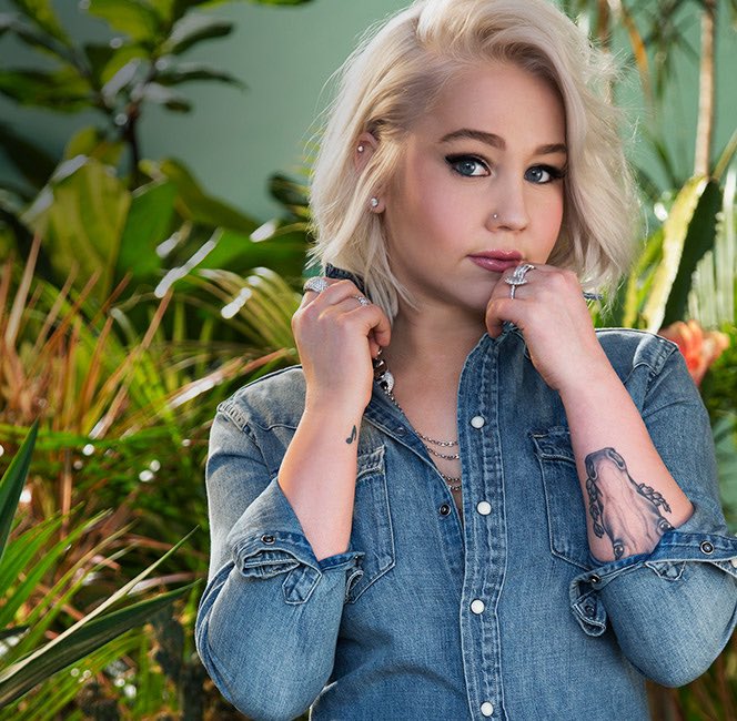 CountryQueenPod's tweet photo. Weโre back! This week Megan and Alyssa are chatting all about Raelynn. + Todayโs Songs of the Week come from @MaybeAprilMusic and @haileywhitters.
Listen now: https://t.co/gADKsWVi8P
#womenofcountry #countrymusic #raelynn #maybeapril #haileywhitters https://t.co/1AbbVVDZUC