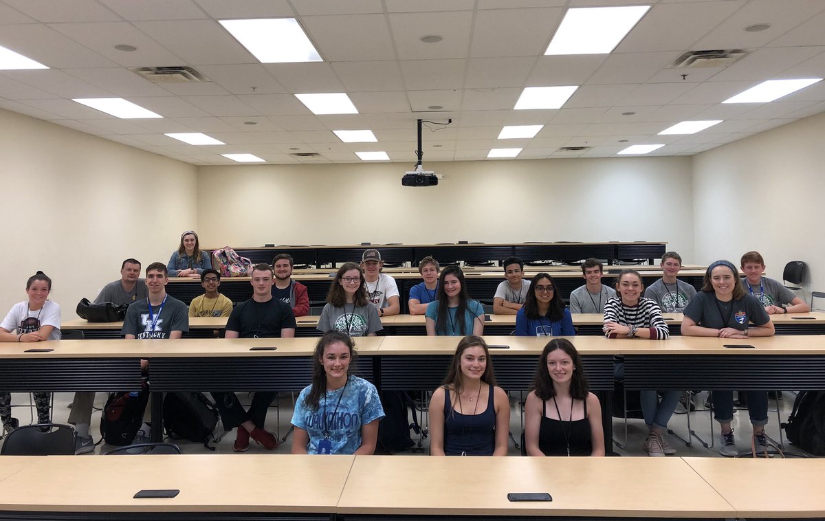 SpaldingU's tweet image. #SpaldingU would like to welcome students from @kentuckygsp to the @KYScience Youth Science Summit. We hope you have a great time on campus! #DoScience