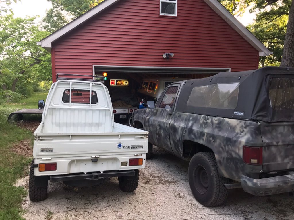 DrPeteMarcelo's tweet photo. Down on theFarm
#harley #davidson #chevy #heritage #softail #k5 #blazer #g20 #75 #van #hotrod #mooneyes #camo #klr650 #vintage #gt500 #ford #cobra #modela #Dually #3500 #raptor350 #yamaha #polaris #sportsman #atc #200x #Fl250 #xr250 #moto #drpetemarcelo.org #psychologist #60142 https://t.co/b3nz02dugR