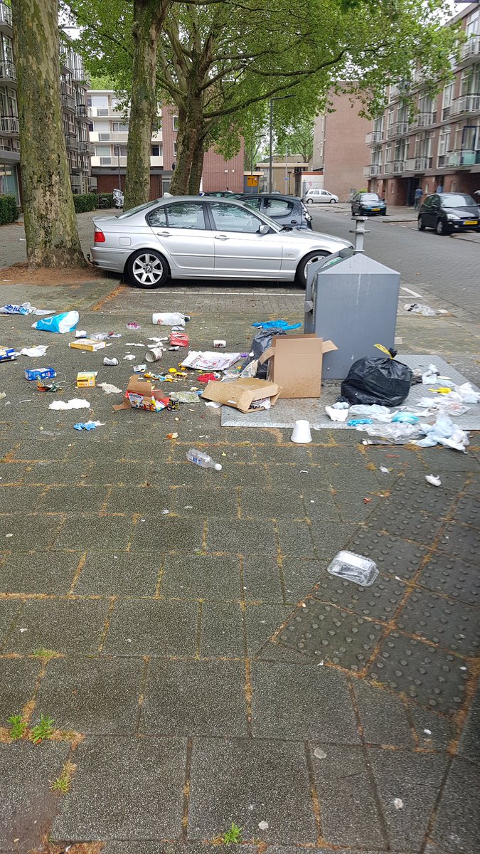 Laura52444821's tweet photo. Wat een rommel op de lelienstein we hebben het weer opgeruimd https://t.co/tBVZMp1v5d