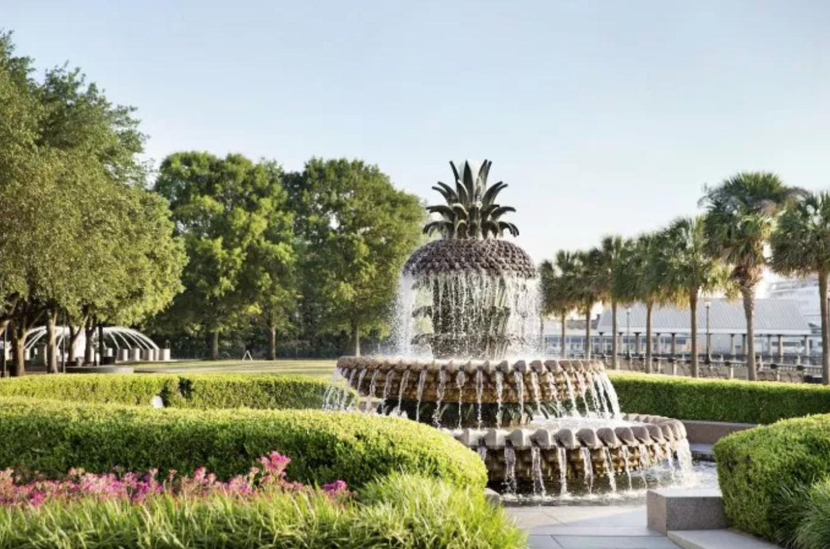 ExploreCHS's tweet photo. THIS JUST IN! #Charleston has been voted America's No. 1 City for the 7th consecutive year in @TravelLeisure's 2019 World's Best Awards! 😄🎉💕 https://t.co/bZkqlIpGt7