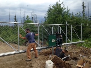 EagleLakeGC's tweet image. New electronic gate system being installed! #SafetyFirst #SportsShooting #LeadByExample #FunAtTheClub