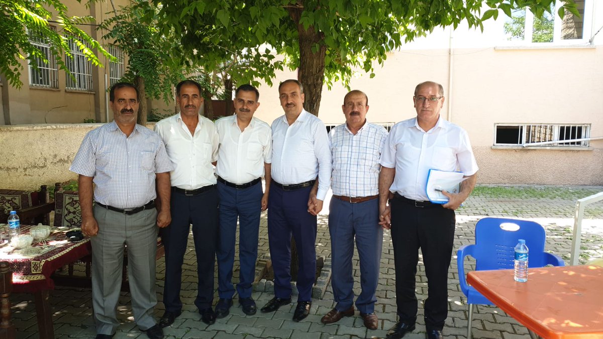 Bingöl Ticaret İl Müdürlüğü (@ticilbingol) on Twitter photo İl Müdürümüz Abdulvahap Tanık Genç ilçesi S.S. 5 nolu motorlu taşıyıcılar kooperatifin yönetim ve ortaklarini ziyaret ederek sorun ve taleplerini dinledi. İş ahlakı ve kooperatifçilik mevzularinda geniş bilgi sunumları yapıldı.
<a href="/VahapTanik/">Vahap Tanık</a> İl Müdürümüz Abdulvahap Tanık Genç ilçesi S.S. 5 nolu motorlu taşıyıcılar kooperatifin yönetim ve ortaklarini ziyaret ederek sorun ve taleplerini dinledi. İş ahlakı ve kooperatifçilik mevzularinda geniş bilgi sunumları yapıldı.
<a href="/VahapTanik/">Vahap Tanık</a>