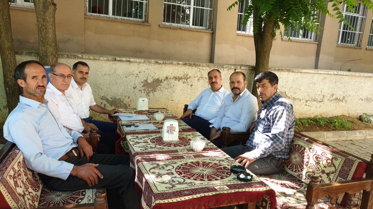Bingöl Ticaret İl Müdürlüğü (@ticilbingol) on Twitter photo İl Müdürümüz Abdulvahap Tanık Genç ilçesi S.S. 8 nolu motorlu taşıyıcılar kooperatifin yönetim ve ortaklarini ziyaret ederek sorun ve taleplerini dinledi. İş ahlakı ve kooperatifçilik mevzularinda geniş bilgi sunumları yapıldı.
<a href="/VahapTanik/">Vahap Tanık</a> İl Müdürümüz Abdulvahap Tanık Genç ilçesi S.S. 8 nolu motorlu taşıyıcılar kooperatifin yönetim ve ortaklarini ziyaret ederek sorun ve taleplerini dinledi. İş ahlakı ve kooperatifçilik mevzularinda geniş bilgi sunumları yapıldı.
<a href="/VahapTanik/">Vahap Tanık</a>