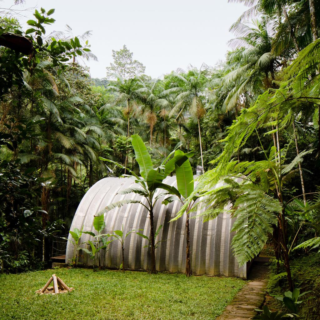 Construir una casa en la remota selva tropical le devolvió a Marko la ilusión. Y compartirla como anfitrión le dio aún mucho más.