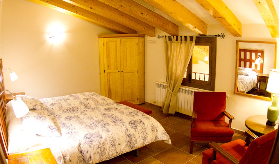 SierraNortecom's tweet photo. En la casa rural @arroyoaguilon vas a encontrar lo que buscas. Disfruta este verano de Rascafría y su precioso entorno con amigos o familiares. Te va a encantar esta experiencia en la Sierra Norte de Madrid https://t.co/LRnaqIf307 

#SierraNorteMadrid #SierraNorteDeMadrid https://t.co/bFF9VjdfwH