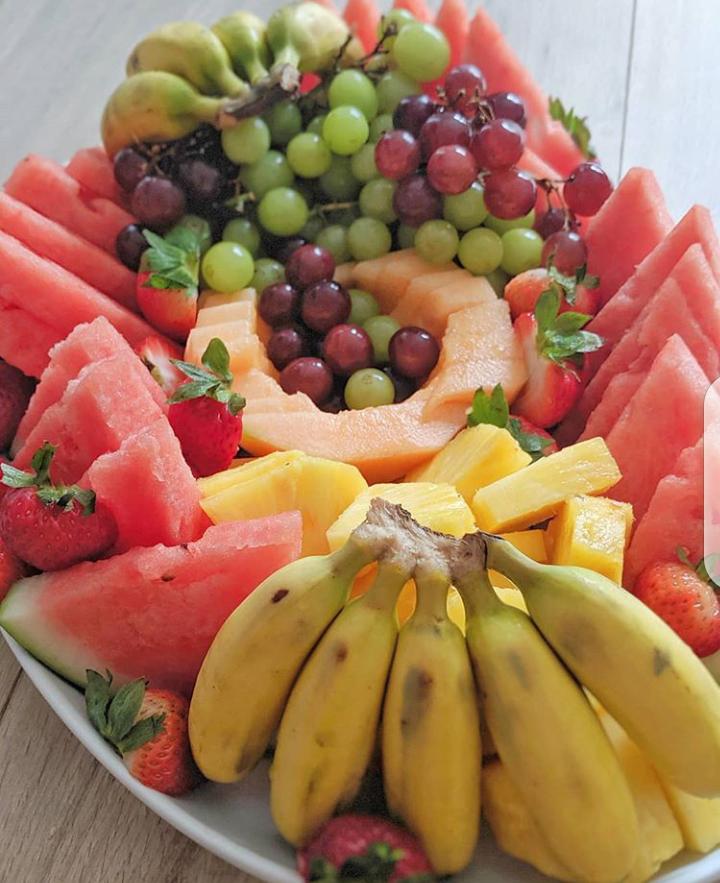 fruiteys's tweet photo. May your Wednesday be as Fresh and Refreshing as this Fruit platters.
Fruit platters -4000 (comes with Biscuits and nuts) feeds 8 people.
please RT and patronize us 🙏🏽🤗 they are on your TL
.#refreshed #fruitplatter #HealthyLifestyles #skinfresh https://t.co/bvUU5ummIi